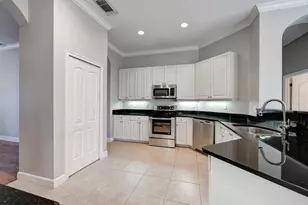833 SW Vineland Ct, Port Saint Lucie, FL 34986 - Photo 10