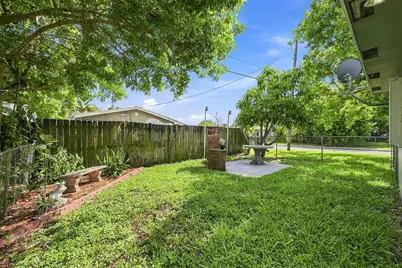 496 NW 47th Court, Oakland Park, FL 33309 - Photo 22