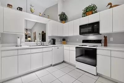 7223 Summer Tree Drive, Boynton Beach, FL 33437 - Photo 4