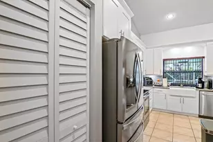 11929 NW 2nd Manor, Coral Springs, FL 33071 - Photo 6