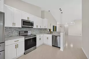 101 Sabal Palm Ln, Palm Beach Gardens, FL 33418 - Photo 12