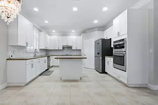 15562 Cypress Park Dr, Wellington, FL 33414 - Photo 4
