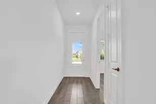 977 SE Crosswood Wy, Port Saint Lucie, FL 34984 - Photo 4