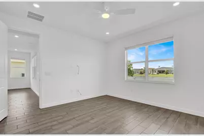 977 SE Crosswood Way, Port Saint Lucie, FL 34984 - Photo 12