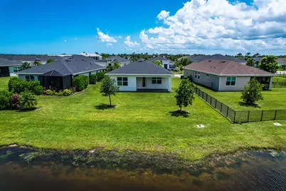 977 SE Crosswood Way, Port Saint Lucie, FL 34984 - Photo 34