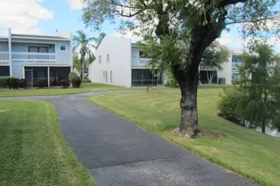 1517 Woodbridge Lakes Circle, West Palm Beach, FL 33406 - Photo 18