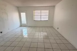 22 Abbey Ln, Delray Beach, FL 33446 - Photo 2