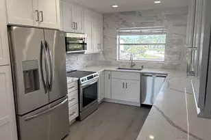 9300 Sunrise Lakes Blvd, Sunrise, FL 33322 - Photo 4