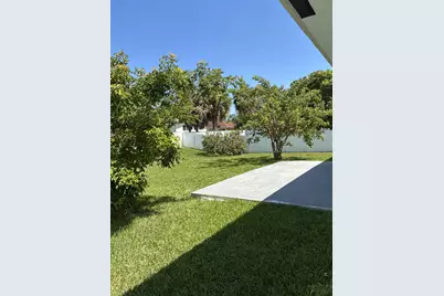 300 NW 17th Avenue, Pompano Beach, FL 33069 - Photo 30