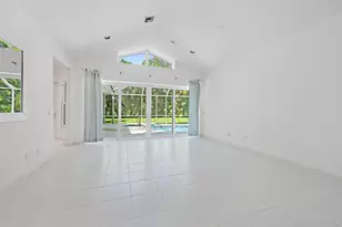 18504 SE Heritage Oaks Ln, Jupiter, FL 33469 - Photo 6