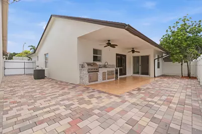 105 Vanessa Street, Palm Springs, FL 33461 - Photo 32