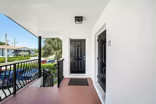 240 SW 7th St, Boca Raton, FL 33432 - Photo 2