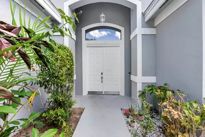 4862 Kensington Circle, Coral Springs, FL 33076 - Photo 2