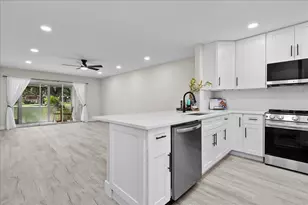742 Nantucket Cir, Lake Worth, FL 33467 - Photo 4