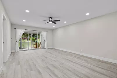 742 Nantucket Circle, Lake Worth, FL 33467 - Photo 8