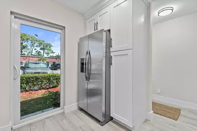 742 Nantucket Circle, Lake Worth, FL 33467 - Photo 6