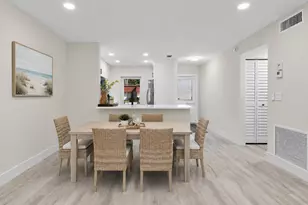 742 Nantucket Cir, Lake Worth, FL 33467 - Photo 2