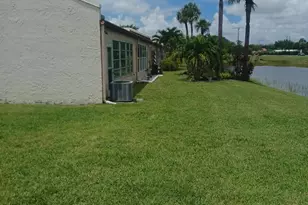 155 Lake Meryl Dr, West Palm Beach, FL 33411 - Photo 4