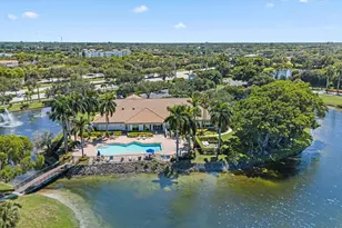 10761 Pelican Dr, Wellington, FL 33414 - Photo 16