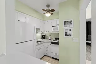 801 Atlantic Shores Blvd, Hallandale Beach, FL 33009 - Photo 14