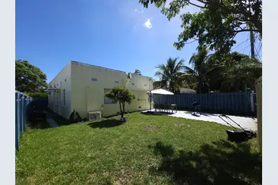 1639 Hayes Street, Hollywood, FL 33020 - Photo 2