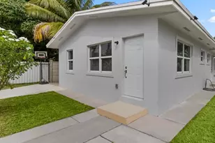 1101 NW 26th St, Miami, FL 33127 - Photo 2