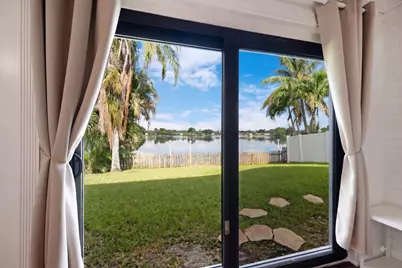 510 NW 93rd Terrace, Pembroke Pines, FL 33024 - Photo 10