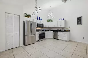 5933 Golden Eagle Cir, Palm Beach Gardens, FL 33418 - Photo 12