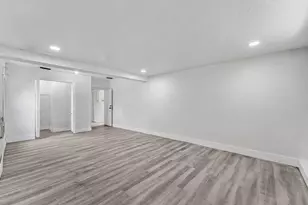 2030 NW 43rd St, Miami, FL 33142 - Photo 16