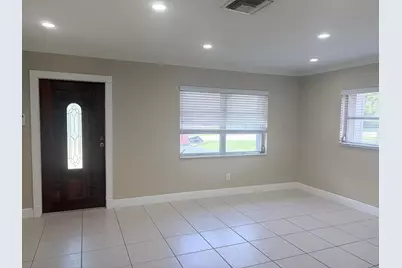 7302 Westwood Drive, Tamarac, FL 33321 - Photo 2