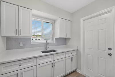 3201 NE 7th Avenue #C, Pompano Beach, FL 33064 - Photo 2