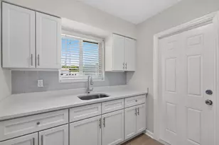 3201 NE 7th Ave, Pompano Beach, FL 33064 - Photo 2