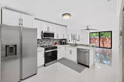 343 Ives Dairy Road #343-06, Miami, FL 33179 - Photo 4
