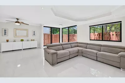 343 Ives Dairy Road #343-06, Miami, FL 33179 - Photo 10