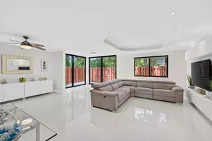 343 Ives Dairy Rd, Miami, FL 33179 - Photo 12