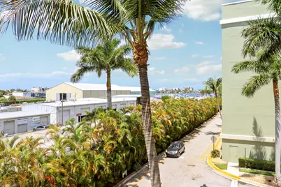 802 W Windward Way #301, Lantana, FL 33462 - Photo 10