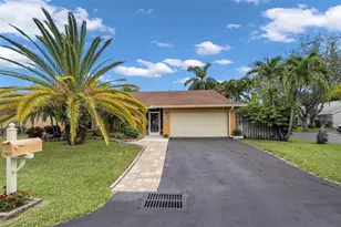 9811 NW 53rd Ct, Coral Springs, FL 33076 - Photo 2