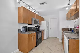 327 NW 36th Ave, Deerfield Beach, FL 33442 - Photo 16