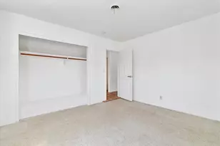 1400 NE 42nd Ct, Oakland Park, FL 33334 - Photo 18