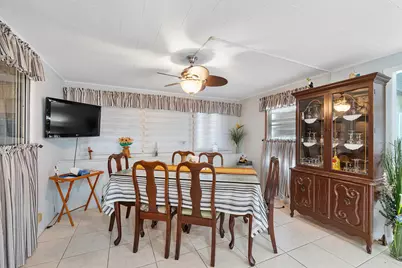 8670 SW 18th Place, Davie, FL 33324 - Photo 4