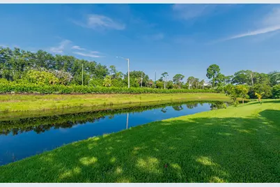 442 SW Fairway Vista, Port Saint Lucie, FL 34986 - Photo 22