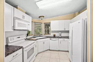 8219 Cinnamon Ln, Port Saint Lucie, FL 34952 - Photo 8