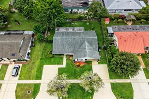 1350 Riverside Cir, Wellington, FL 33414 - Photo 38