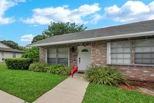 1350 Riverside Cir, Wellington, FL 33414 - Photo 2
