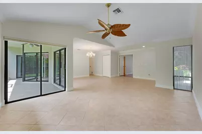 13 Lexington Lane E #A, Palm Beach Gardens, FL 33418 - Photo 4
