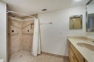 13 Lexington Ln E, Palm Beach Gardens, FL 33418 - Photo 18
