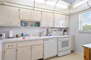 555 NW 4th Ave, Boca Raton, FL 33432 - Photo 2