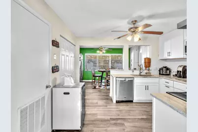 1907 SW 22nd Avenue, Boynton Beach, FL 33426 - Photo 12