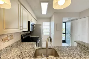 2220 N Cypress Bend Dr, Pompano Beach, FL 33069 - Photo 6