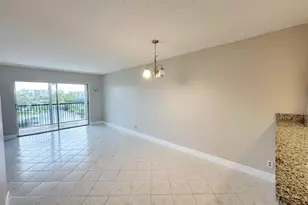 2220 N Cypress Bend Dr, Pompano Beach, FL 33069 - Photo 8
